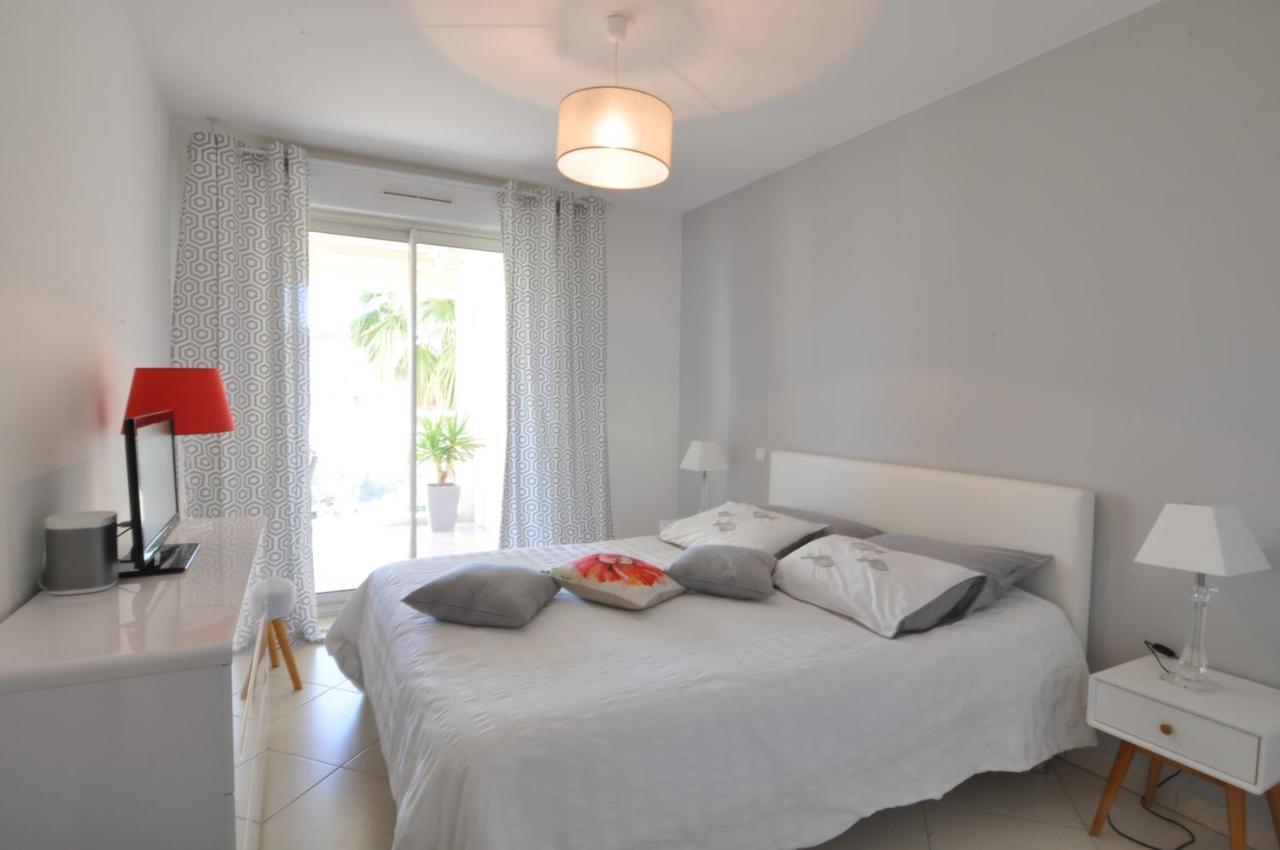 Elegant One-Bedroom Apartment With Swimming Pool - Stayinantibes - Le Vallon Екстер'єр фото